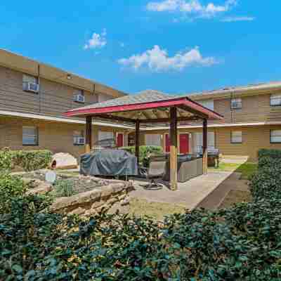 Leandro Apartments Hotel Exterior