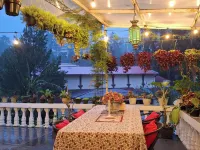 ParabonHaus Kopitiam - Bed & Breakfast Hotels in Cipanas