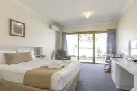 Island Palms Motor Inn