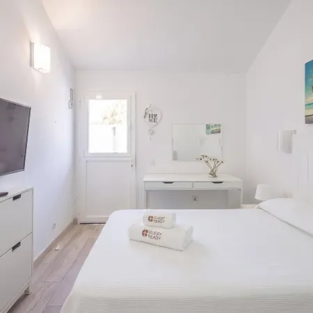 GuestReady - Aguila Beachfront Apartment