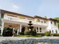 The Henry Hotel Manila ル ・パビリオン周辺のホテル
