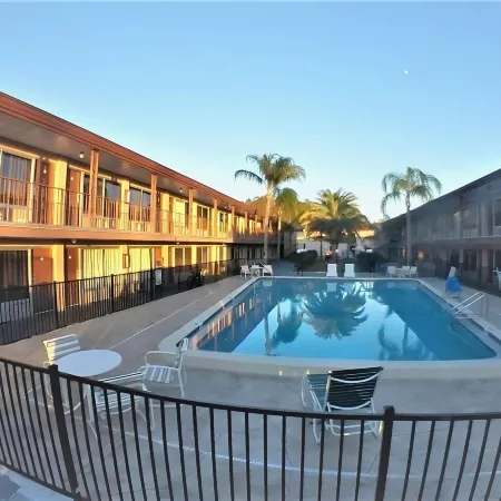 La Vista Inn