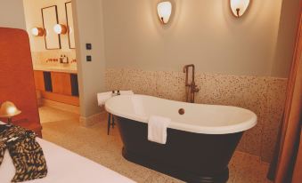 Mollie's Manchester - Housity