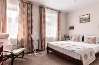 Старый дворик на Мопра Отели в г. 