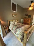 Bob's Big Woods Bungalow - 3 Bedrooms-3 Bath  - A/C and Wifi