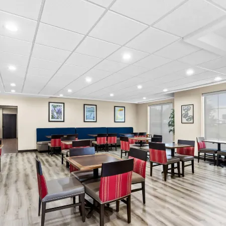 Comfort Inn & Suites