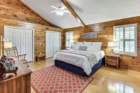 Game Room, Dock & More! Panoramic Lakefront Oasis - 4 tähden