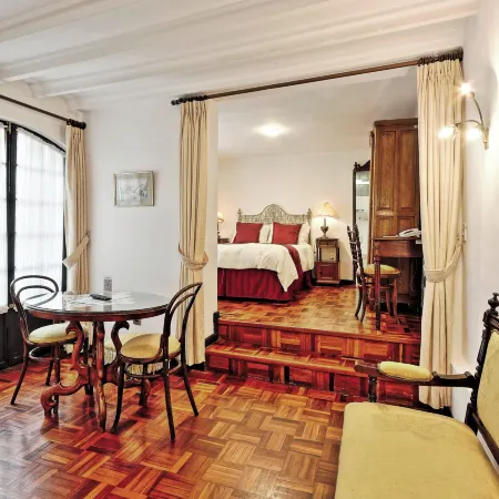 El Hotel de Su Merced