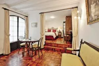 El Hotel de Su Merced