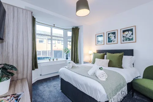 Modern 6 Bed House Perfect for Business and Groups - Homestays