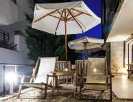 Seaside Garden Apartment with 2 Bedrooms for up to 5 Guests - Apartments