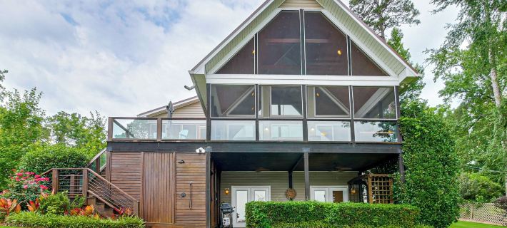Luxe Lake Sinclair Living Private Dock and Beach! Hotels in Putnam County