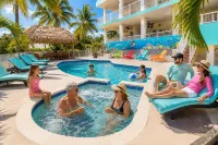 Beach House, Waterfront, Sombrero Beach, Florida Keys Rental, Private Pool, Dock - Bathtub