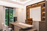 ELIVAAS Nedumbally 4 BHK Villa - مسبح خاص