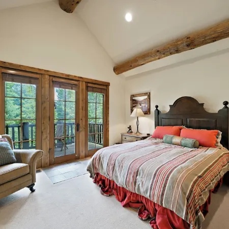 Cozy private cabin with hot tub, and ski in and out