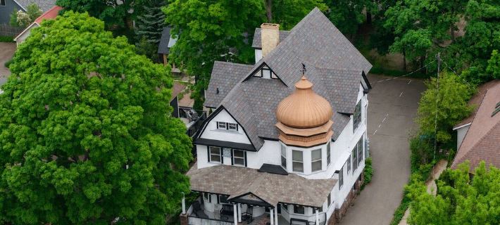 Historic Hewitt Onion Tower Apt 2 Studio in Central Marquette with Sauna Access Hotels in Marquette