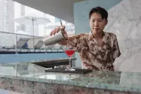 Samala Suites Bangkok Sukhumvit 19 by Kingston Hotels - bar
