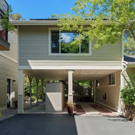 Cozy Up at a Nature Inspired Boutique Studio in the Trees - River Nearby