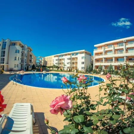 Apartment - Sleeps 6, Pet Friendly & 6 Pools