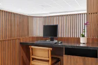 Gateway Hotel Santa Monica - Business