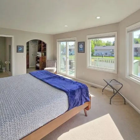 Elegant Anchorage Lakehouse w/ Direct Water Access