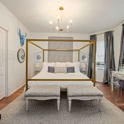 The Coast is Clear - 4bdr Hotels near The Bryan Museum