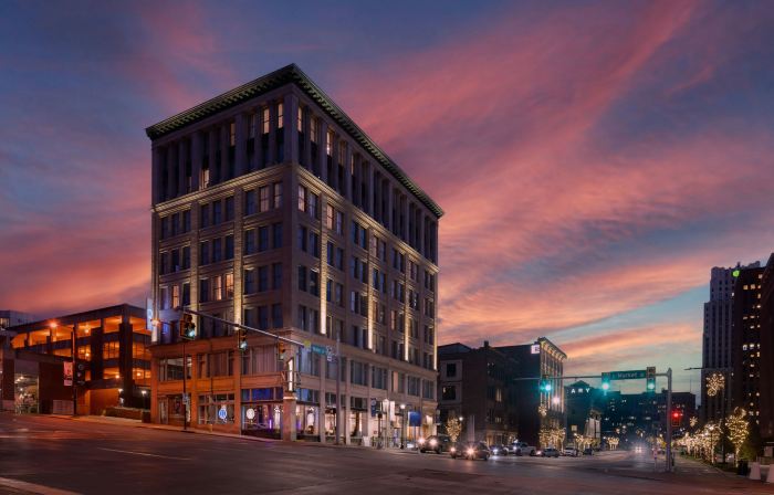 Blu-Tique, Akron, a Tribute Portfolio Hotel