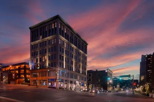 Blu-Tique, Akron, a Tribute Portfolio Hotel - 4-Star