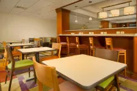 Fairfield Inn & Suites Marshall - breakfast