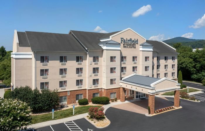 Fairfield Inn & Suites Roanoke Hollins/I-81