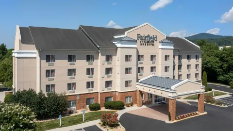 Fairfield Inn & Suites Roanoke Hollins/I-81 in Roanoke County