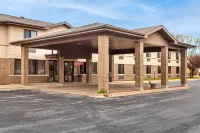 Econo Lodge Inn & Suites - Pools