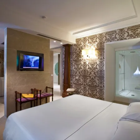 The Ashbee Hotel