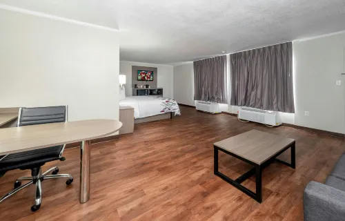Red Roof Inn Petersburg - Fort Lee - parking