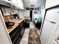 Vintage RV & Spa Experience for 3 - Homestays