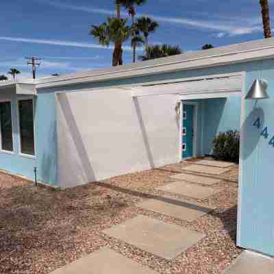 Authentic Palm Springs / Secluded Pool & Spa Hotel Exterior