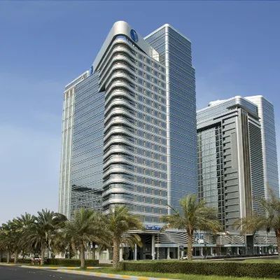 Pearl Rotana Capital Centre Hoteles cerca de Zócalo Dorado