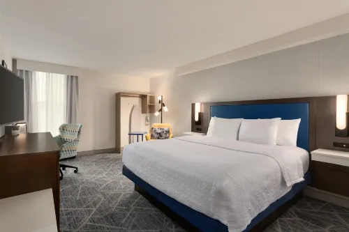 Hampton Inn Bristol - Pools
