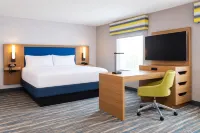 Hampton Inn & Suites Chicago/St. Charles - Pools