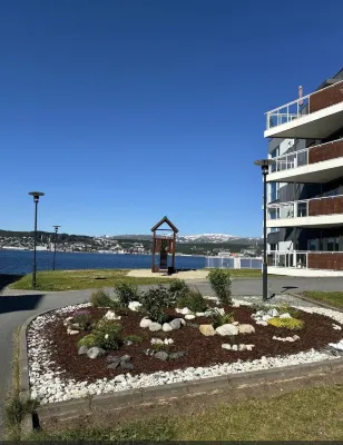 Tromso 3-bed Apt, Sleeps 5 With Parking - Condos