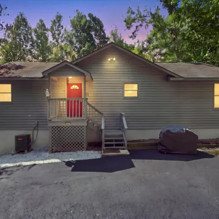 2BR Mountain Escape w Hot Tub Resort Amenities