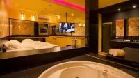 Tout Motel (Adults Only) - Hot Tub