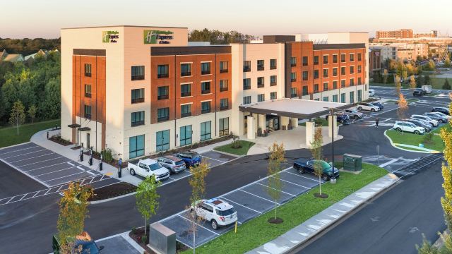 Holiday Inn Express & Suites Murfreesboro West by IHG