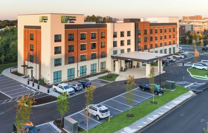 Holiday Inn Express & Suites Murfreesboro West by IHG