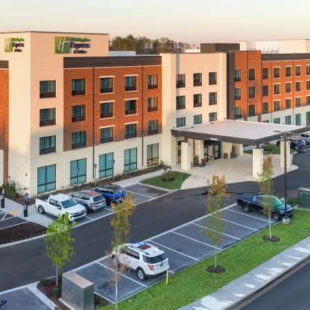 Holiday Inn Express & Suites Murfreesboro West by IHG