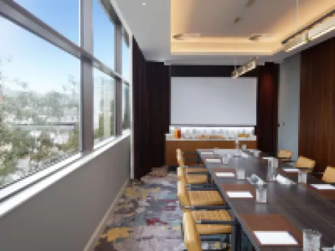 ダブルツリー バイ ヒルトン バス バースのホテル