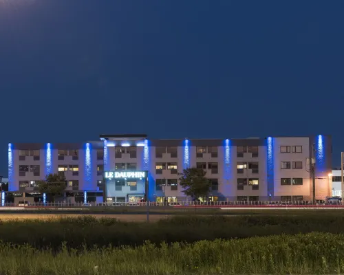 Hôtel & Suites le Dauphin Québec Hotels near Les Rivières