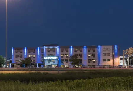 ホテル & スイーツ ル ドーフィン ケベック