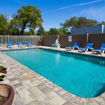 Best Western Tampa Отели рядом с достопримечательностью «Бейсбольный стадион Леджент Филдс»