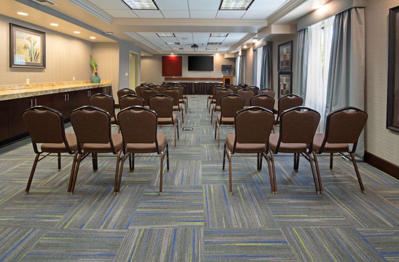 Hampton Inn Visalia photo 3